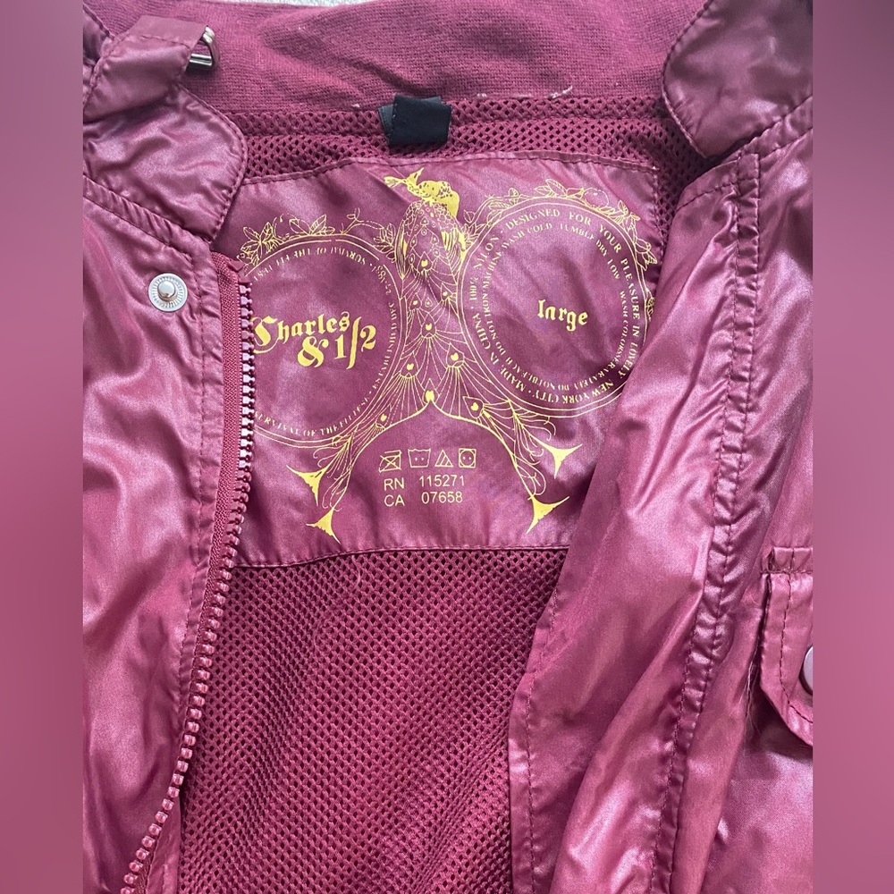 Stylish Charles 1/2 lightweight burgundy jacket.